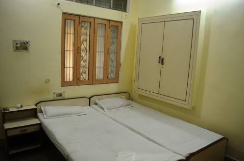 Radiant YMCA Tourist Hostel, Varanasi 2
